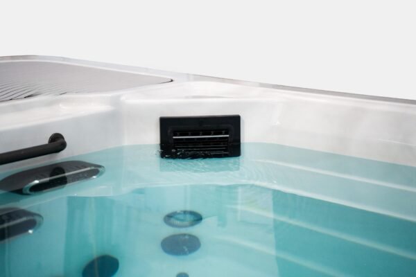 mini-pool-close-up-chronos-8.jpg